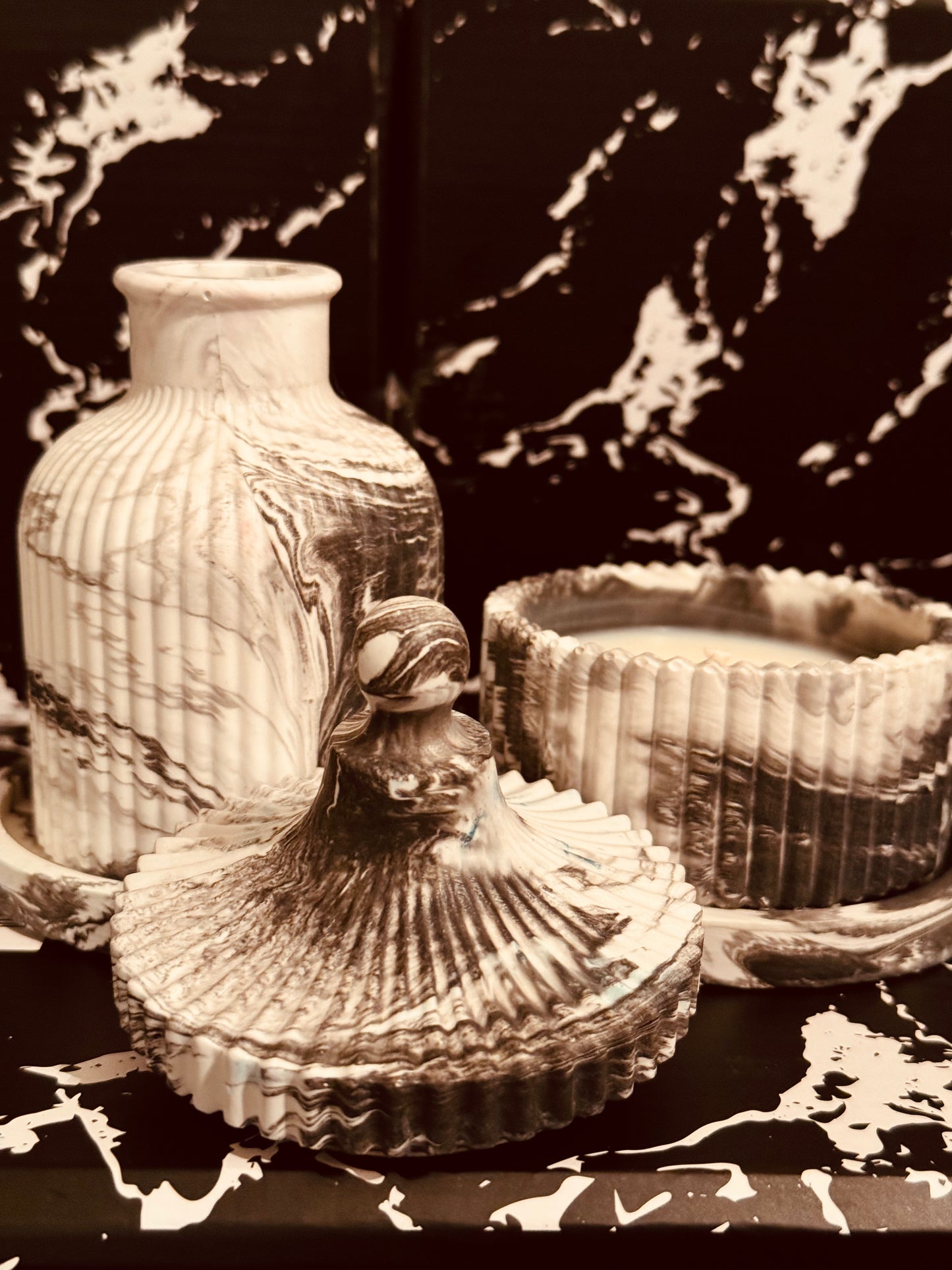 The Black Marble Luxe Handcrafted Edition Black Amber & Lavender Fragrance Scented