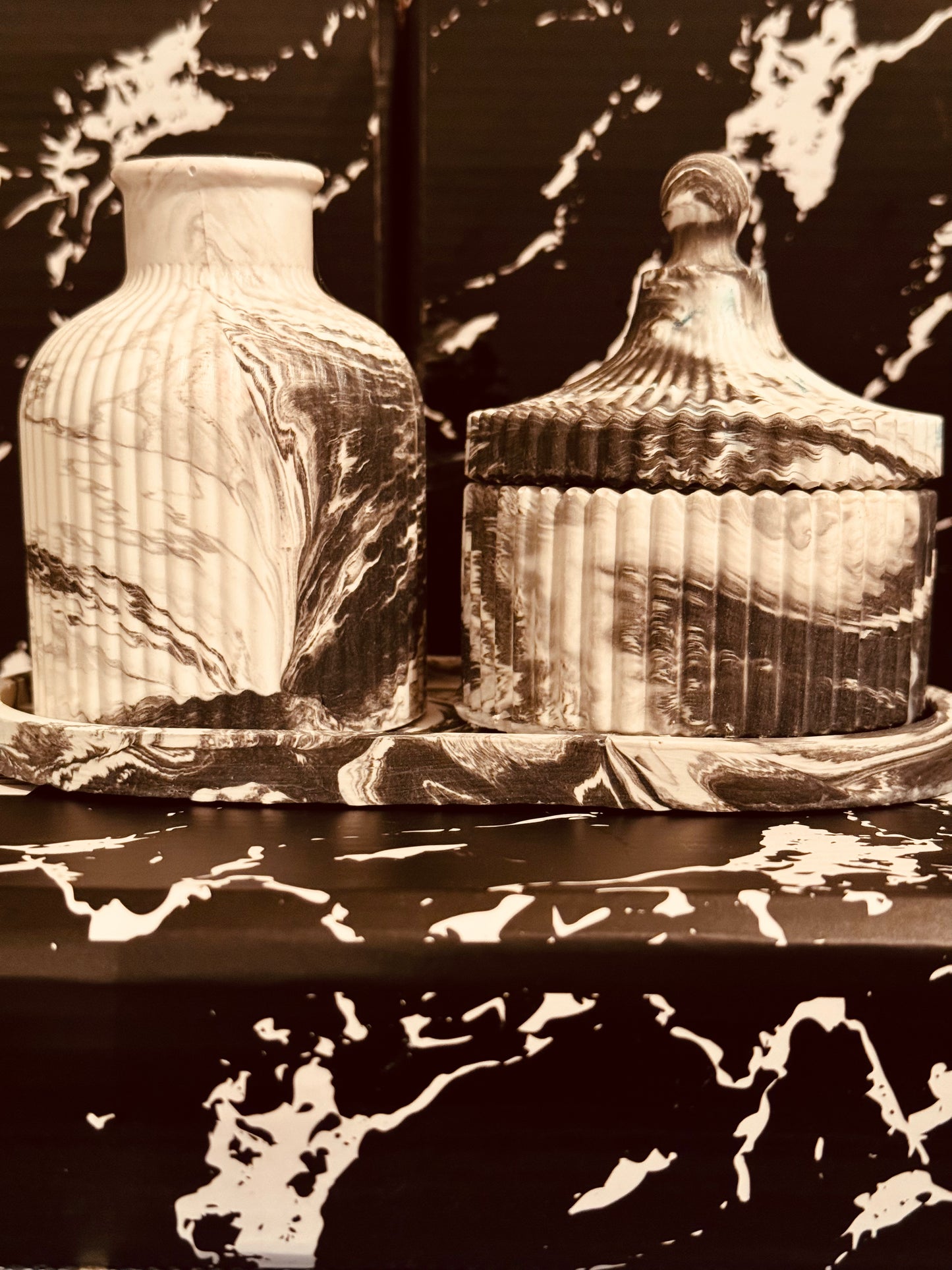 The Black Marble Luxe Handcrafted Edition Black Amber & Lavender Fragrance Scented